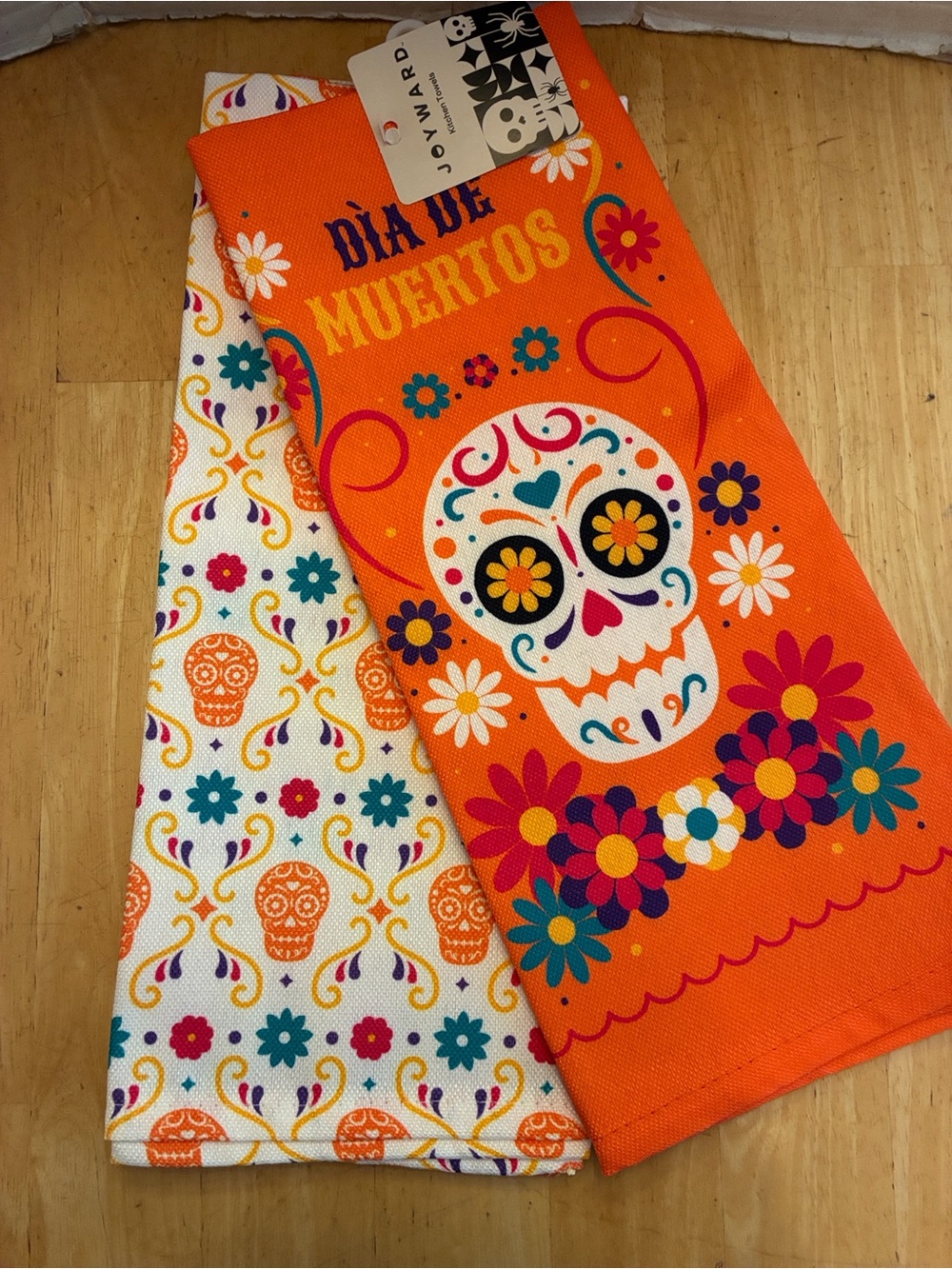 Día de Muertos set of 2 kitchen towels. 16x26. NWT. Halloween